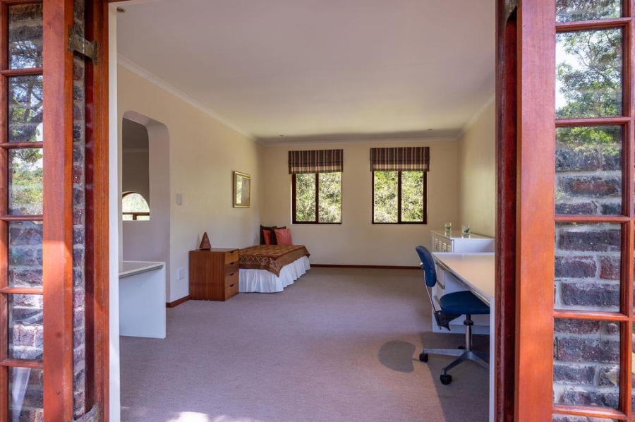 To Let 4 Bedroom Property for Rent in Brenton On Lake Western Cape